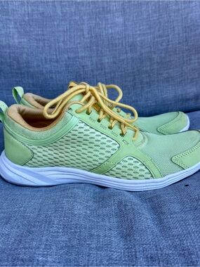 Vionic Ingrid Green Yellow Mesh Orthotic Walking Sneakers 6.5